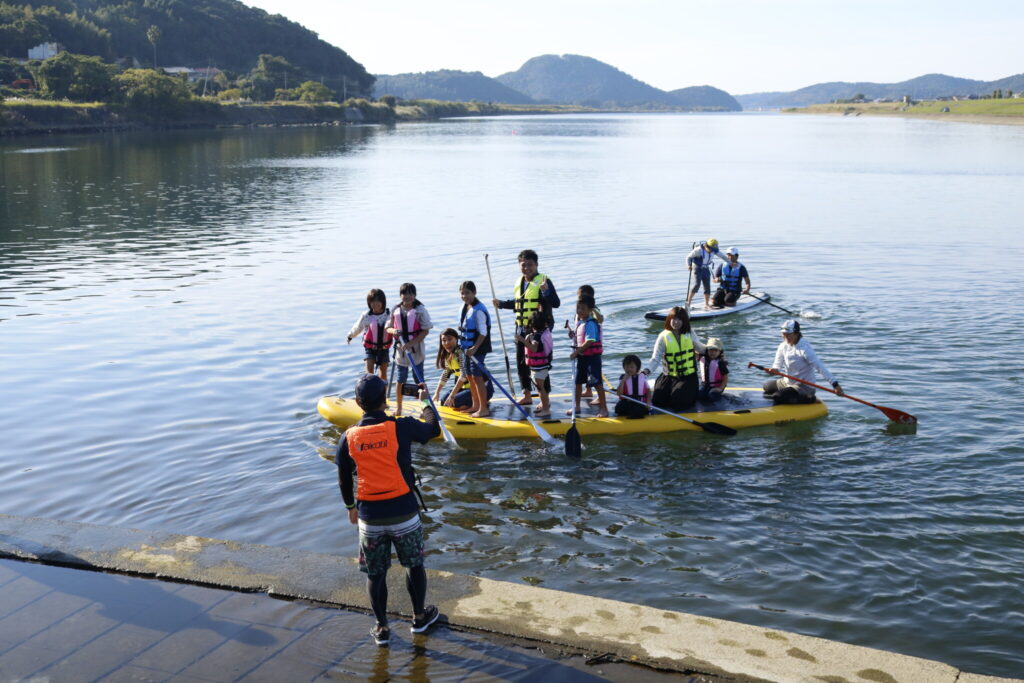 大人が最大10人まで乗れるBIG SUPやボート体験が初登場。地元の薩摩川内市ボート協会さんにもバックアップいただきました！