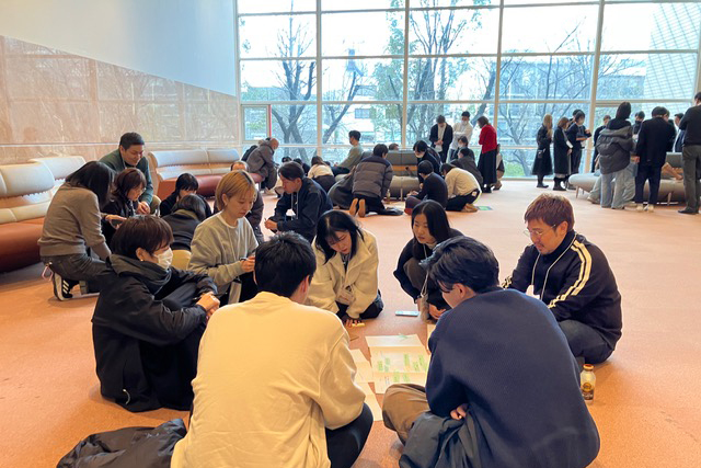 2026年キックオフを開催– 本年もよろしくお願いします。 (みんなでアイデアを出し合い、共有することで、相互理解にも。) 2026年キックオフを開催– 本年もよろしくお願いします。 (みんなでアイデアを出し合い、共有することで、相互理解にも。)